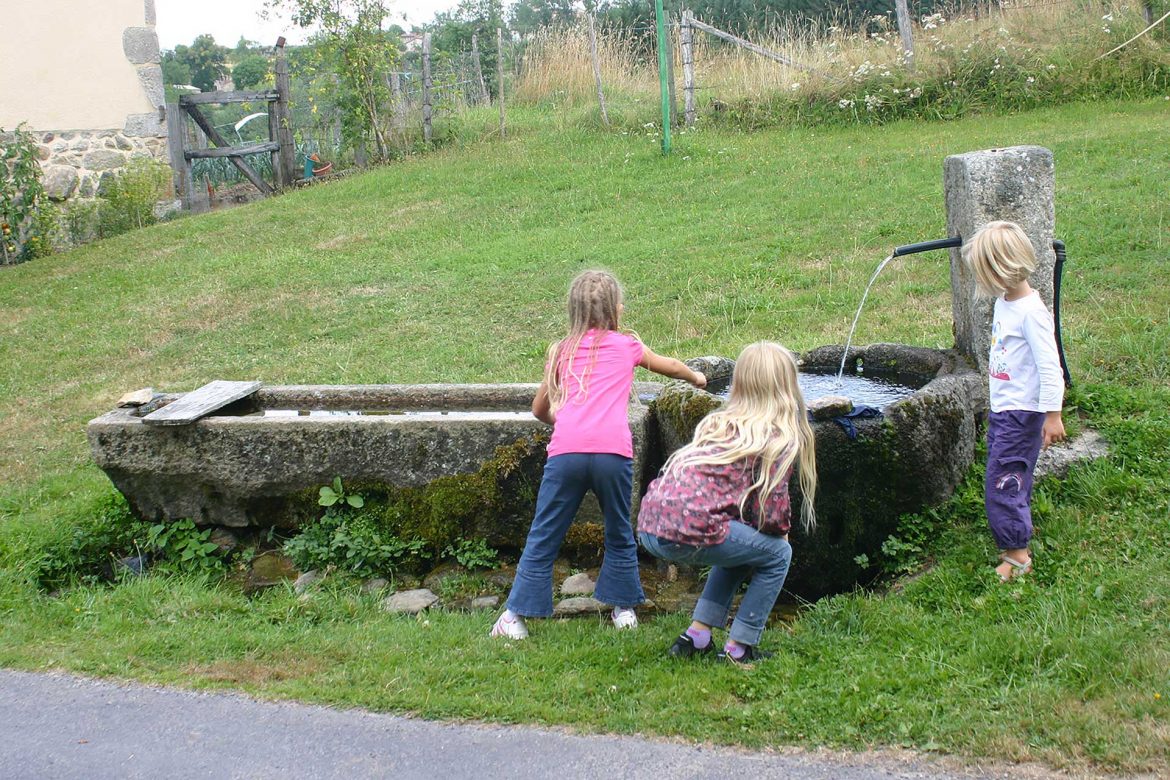 Fontaine sur le chemin des sources